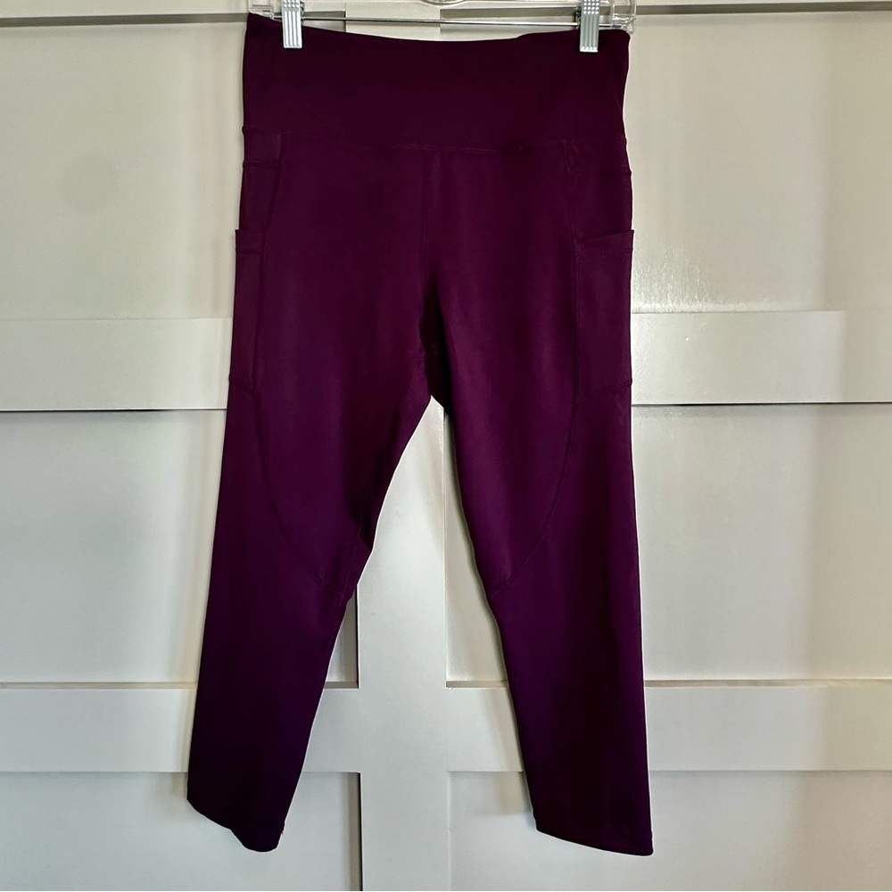 Zyia Active Cropped Capri Leggings Womens Size 8-10 Purple Pockets Stretch
